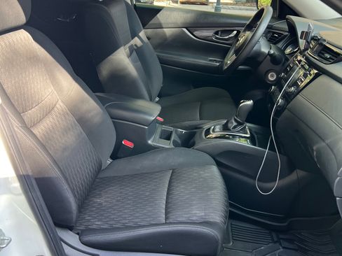 Used 2017 Nissan Rogue S FWD image 12