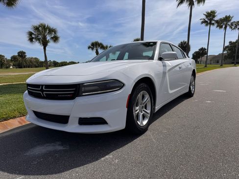Used 2017 Dodge Charger SE w/ Popular Equipment Group RWD image 1