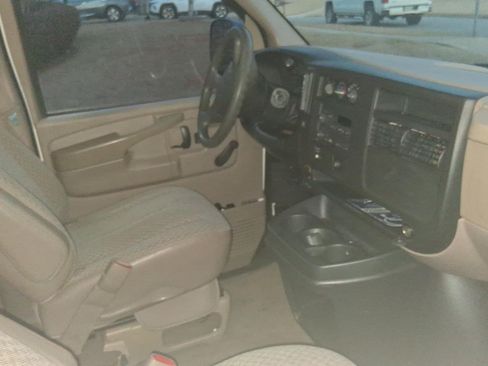 Used 2004 Chevrolet Express 3500 Extended Passenger image 11