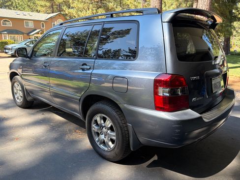 Used 2007 Toyota Highlander Sport AWD/4WD image 4