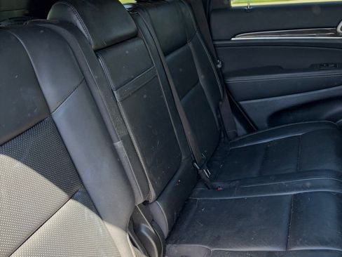Used 2014 Jeep Grand Cherokee Overland AWD/4WD image 9