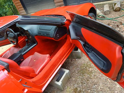 Used 1996 Chevrolet Corvette Coupe image 9