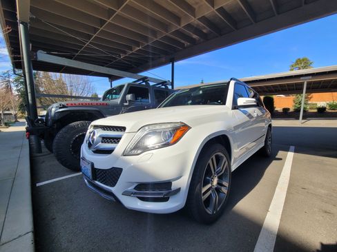 Used 2013 Mercedes-Benz GLK 350 4MATIC image 4