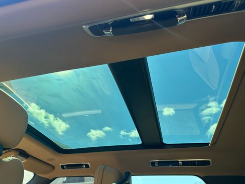 Used 2025 Land Rover Range Rover Sport SE image 9