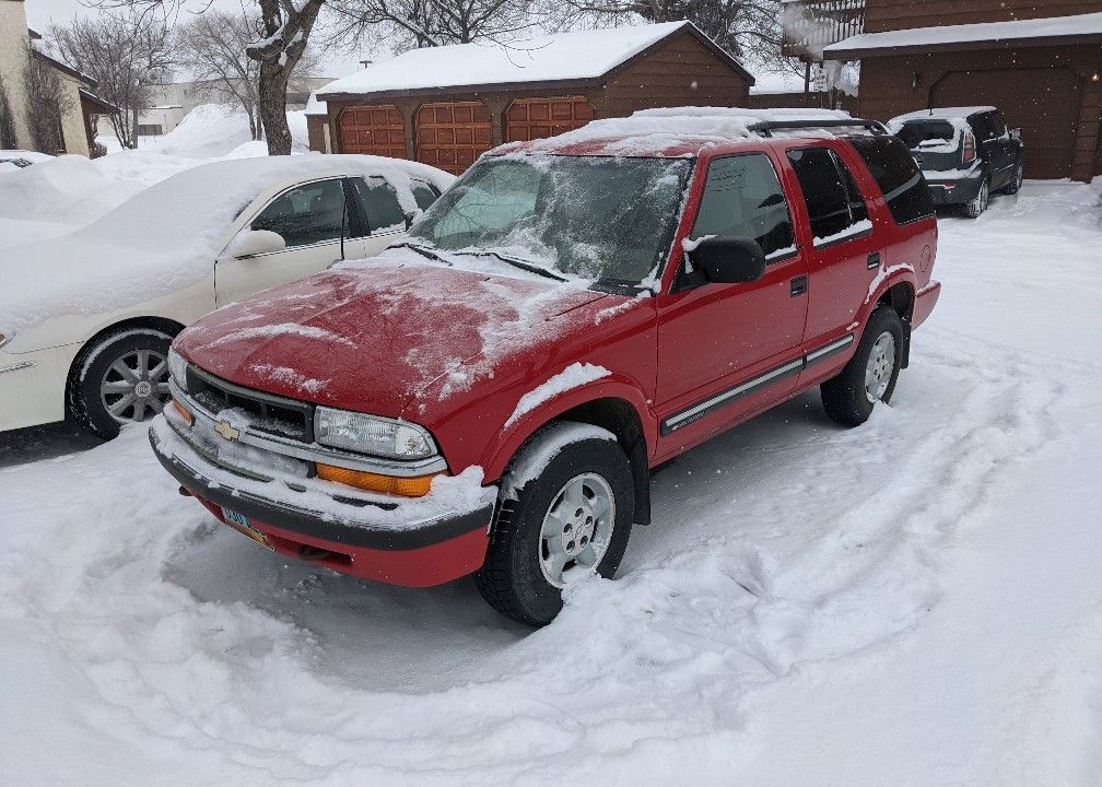 Used 2001 Chevrolet Blazer LS w/ Preferred Equipment Group AWD/4WD image 1