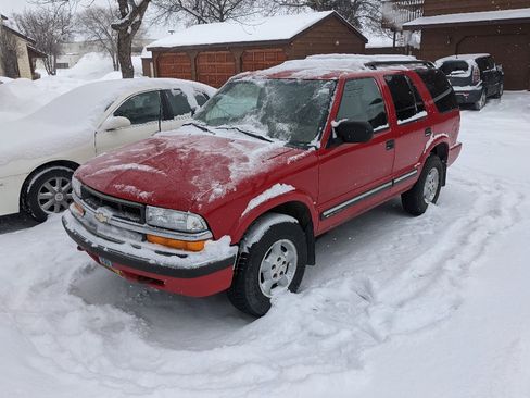 Used 2001 Chevrolet Blazer LS w/ Preferred Equipment Group image 1