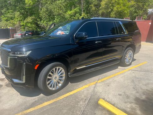 Used 2022 Cadillac Escalade ESV Premium Luxury image 4