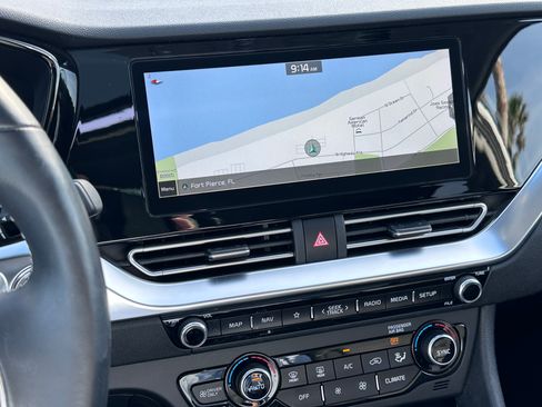 Used 2022 Kia Niro EX Premium image 12