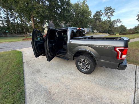 Used 2017 Ford F150 XLT w/ Equipment Group 302A Luxury AWD/4WD image 6