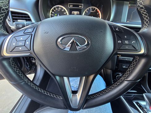 Used 2017 INFINITI QX30 Premium w/ Navigation Package image 13