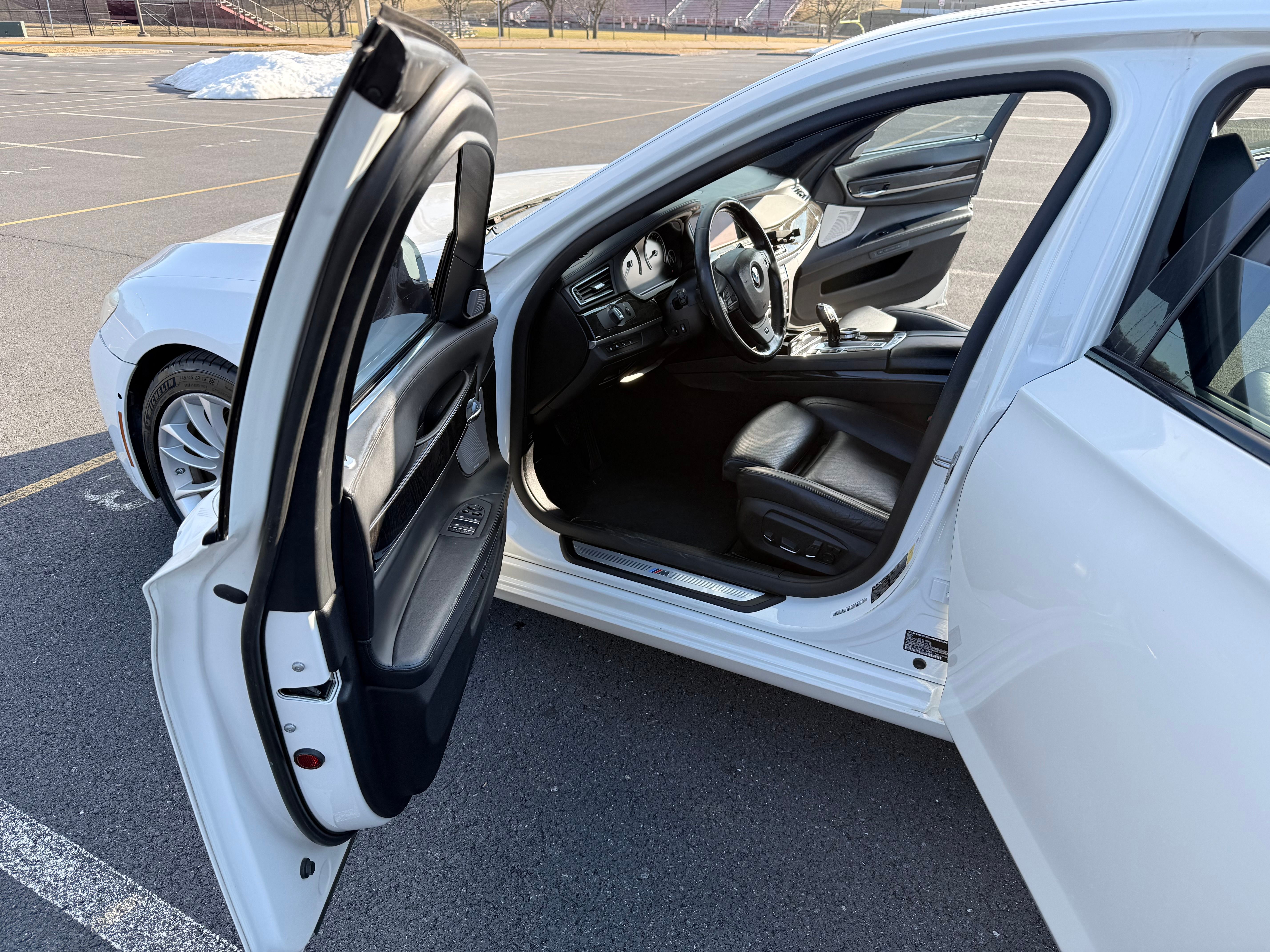 Used 2013 BMW 750Li xDrive AWD/4WD image 14
