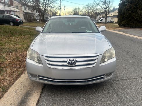 Used 2007 Toyota Avalon XLS image 2