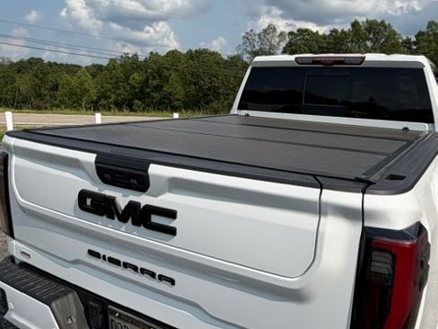 Used 2024 GMC Sierra 2500 AT4 w/ AT4 Premium Plus Package AWD/4WD image 10
