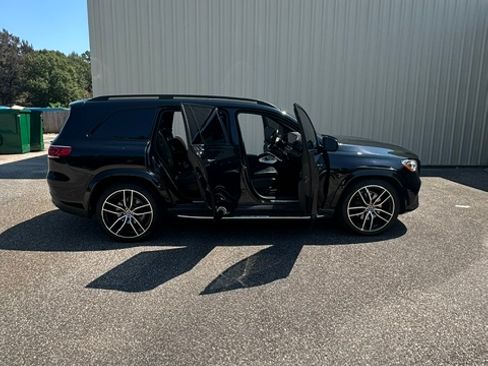 Used 2021 Mercedes-Benz GLS 580 4MATIC image 15