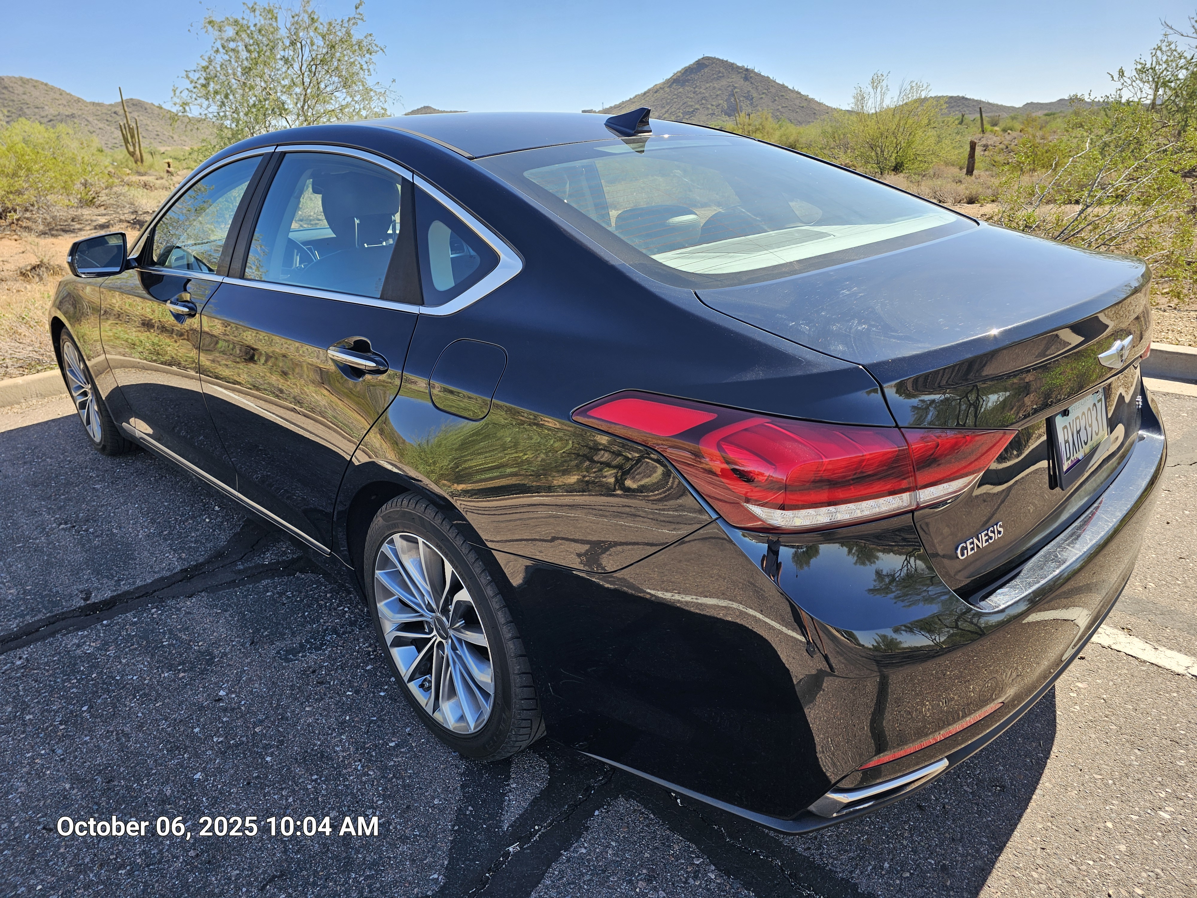 Used 2015 Hyundai Genesis 3.8 RWD image 4