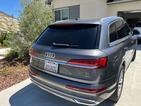 Used 2020 Audi Q7 2.0T Premium w/ Convenience Package AWD/4WD image 2