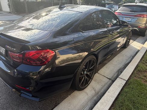 Used 2019 BMW M4 CS RWD image 5