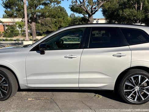 Used 2023 Volvo XC60 B5 Plus w/ Climate Package image 5