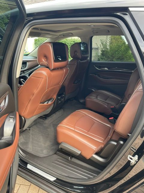 Used 2018 Buick Enclave Avenir w/ Avenir Technology Package AWD/4WD image 10