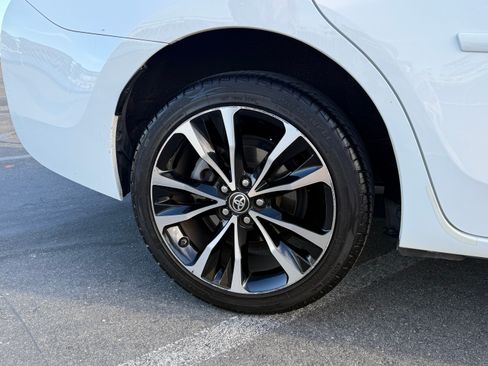 Used 2018 Toyota Corolla SE w/ Carpet Mat Package (TMS) image 15