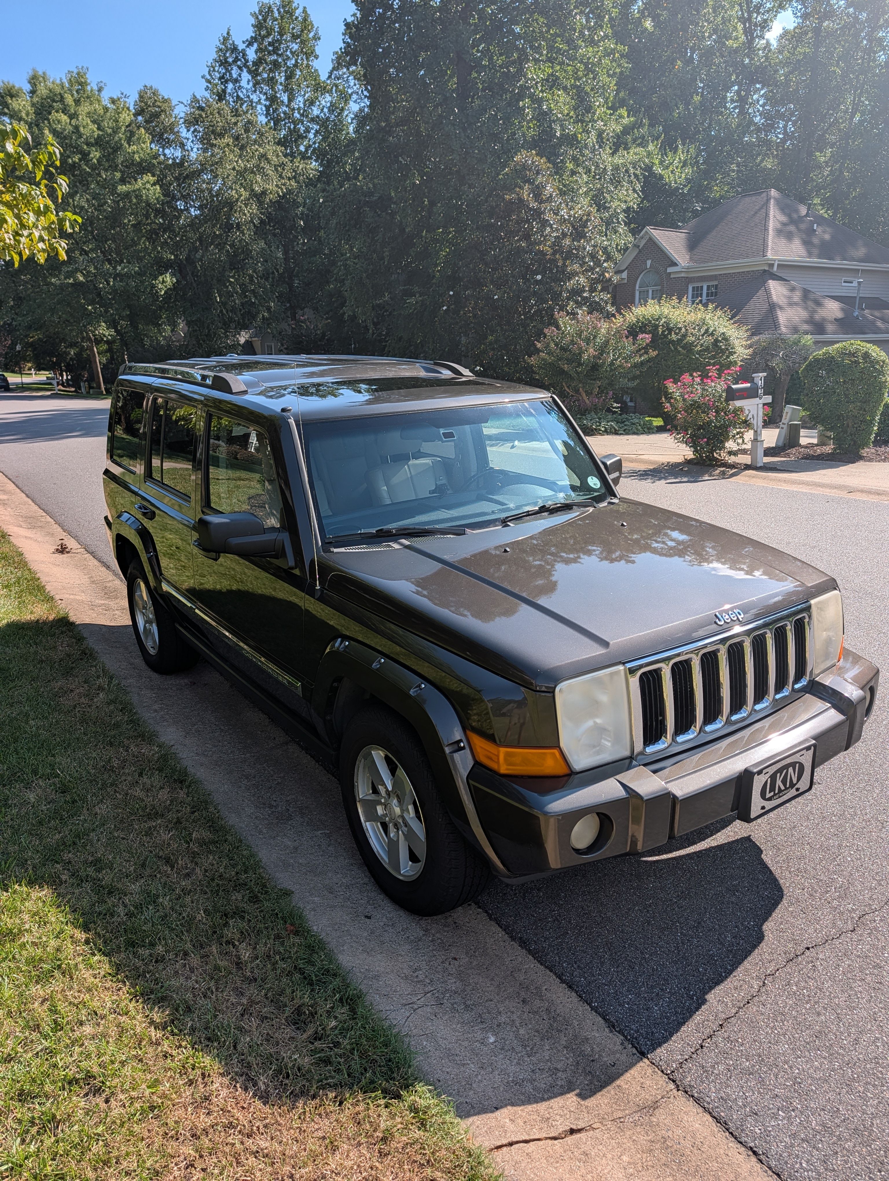 Used 2006 Jeep Commander Limited AWD/4WD image 5