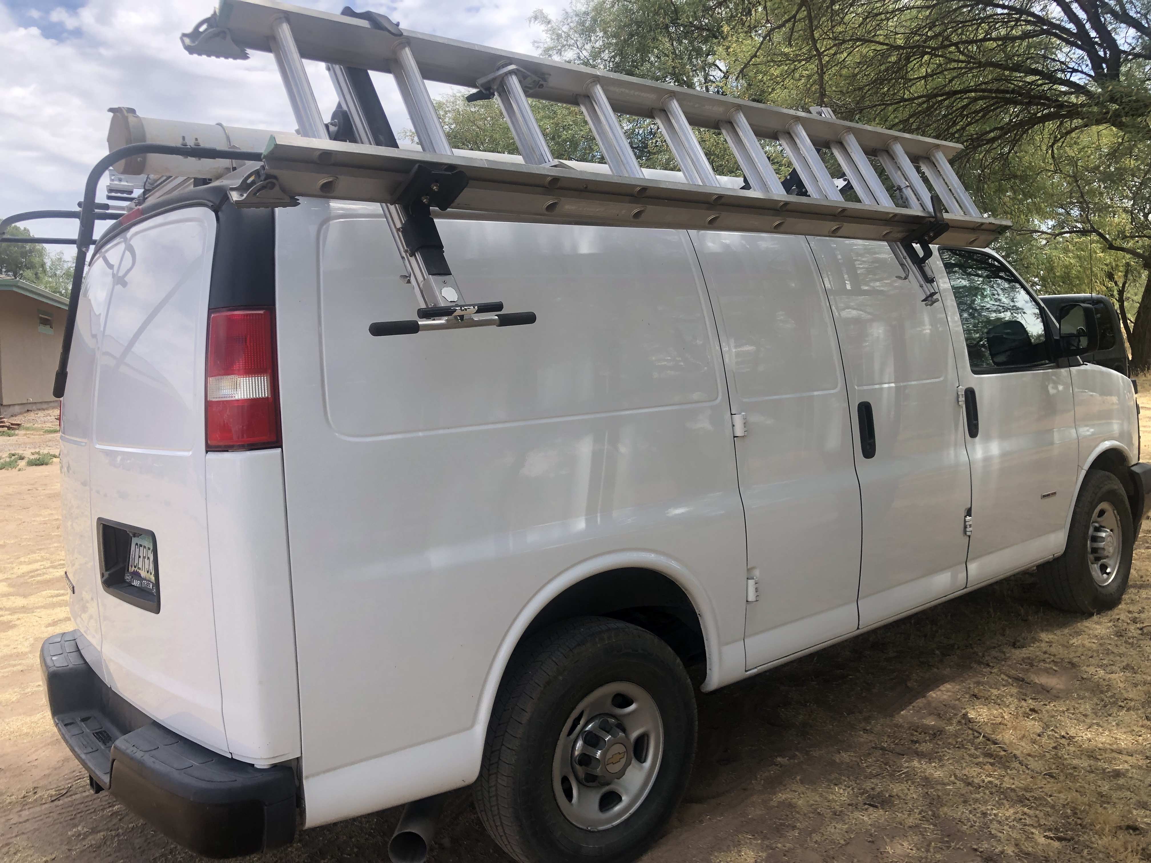 Used 2017 Chevrolet Express 2500 RWD image 8