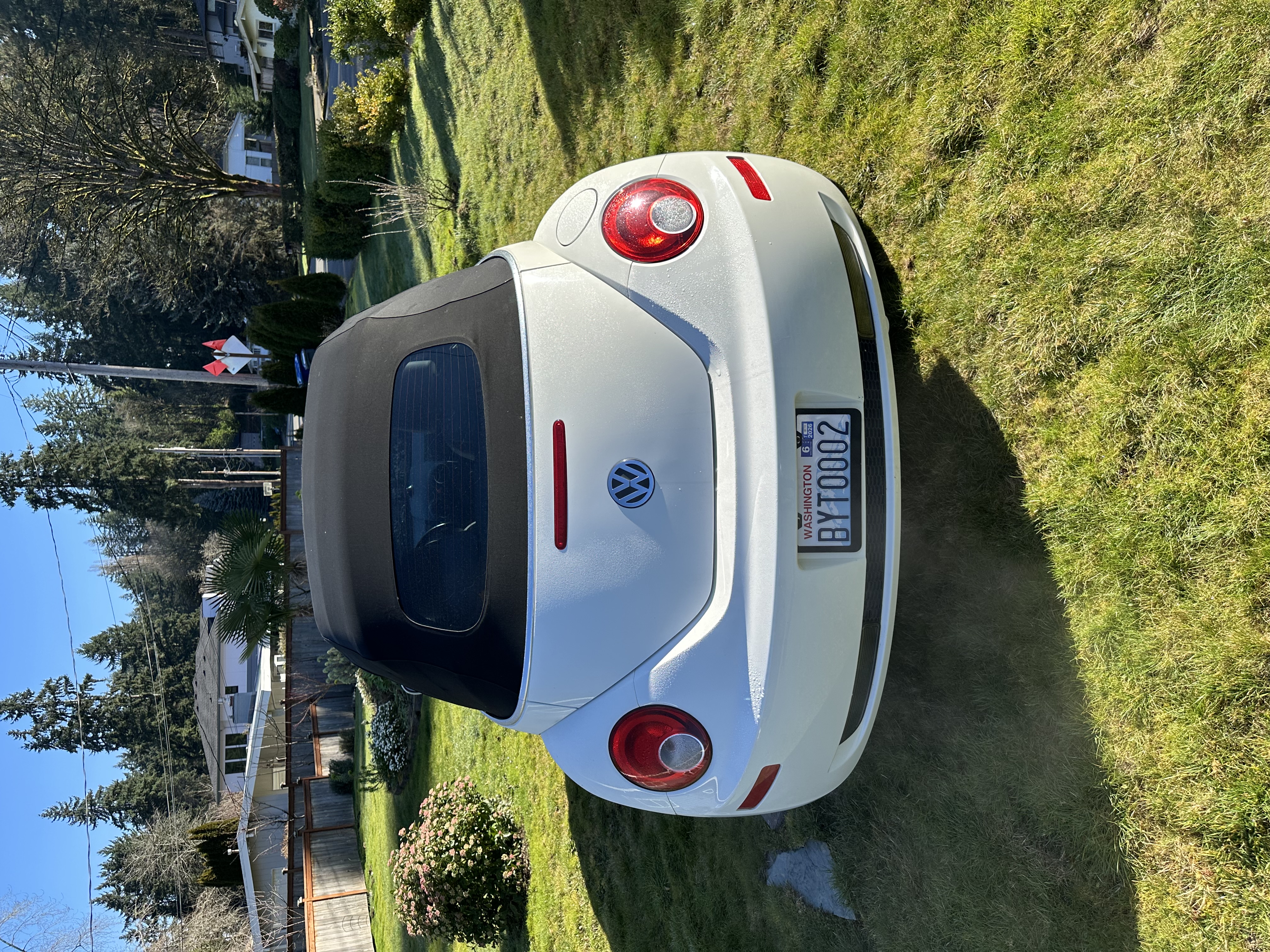 Used 2007 Volkswagen Beetle Triple White Edition FWD image 2