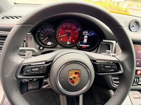 Used 2023 Porsche Macan GTS image 6
