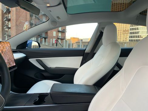 Used 2020 Tesla Model 3 Standard Range Plus image 8