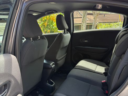 Used 2019 Honda HR-V Sport image 9