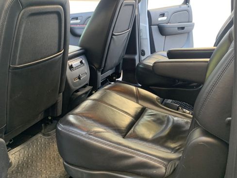 Used 2012 Chevrolet Suburban LT image 8
