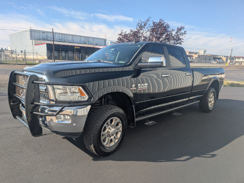 Used 2017 RAM 3500 Laramie w/ Convenience Group image 2