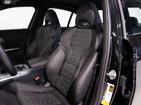 Used 2023 BMW M3 Sedan w/ Executive Package image 20