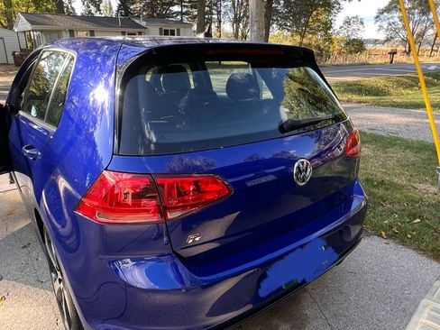 Used 2017 Volkswagen Golf 4-Door image 8