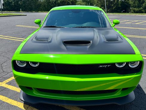 Used 2017 Dodge Challenger SRT Hellcat RWD image 2