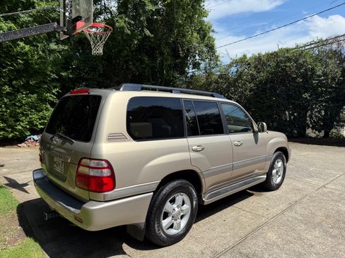 Used 2005 Toyota Land Cruiser AWD/4WD image 4