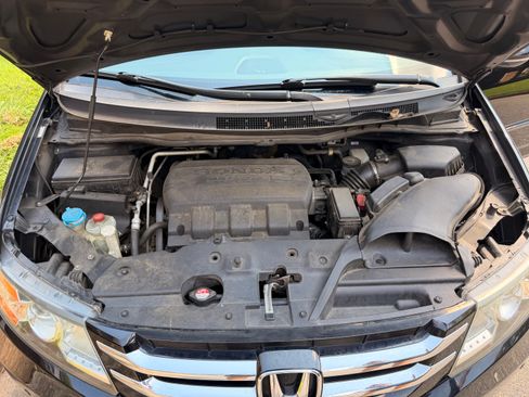 Used 2014 Honda Odyssey Touring Elite image 19