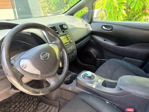 Used 2013 Nissan Leaf S w/ Charger Pkg FWD image 5