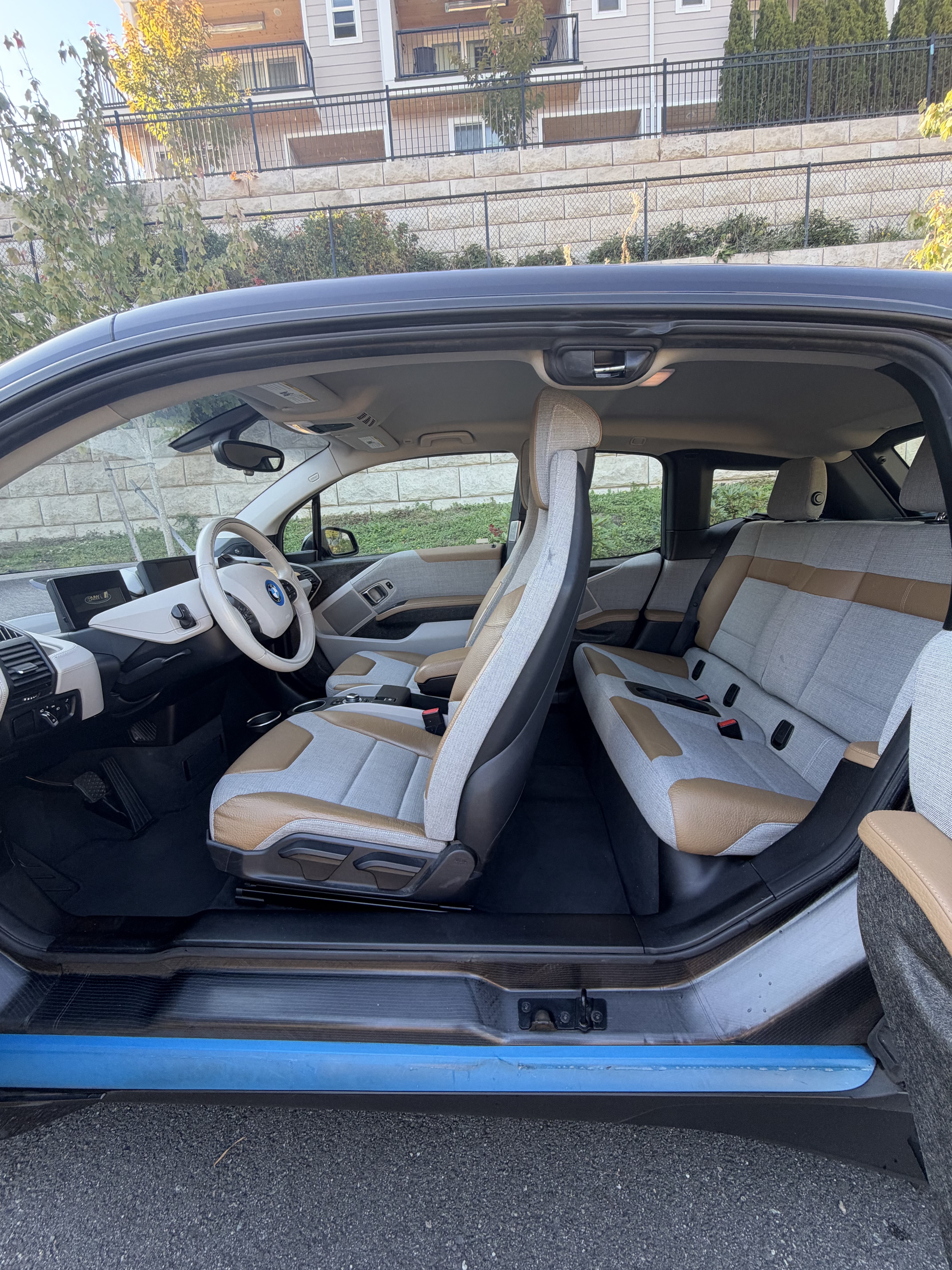 Used 2015 BMW i3 w/ Range Extender RWD image 14