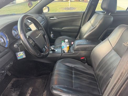 Used 2013 Chrysler 300 S image 10