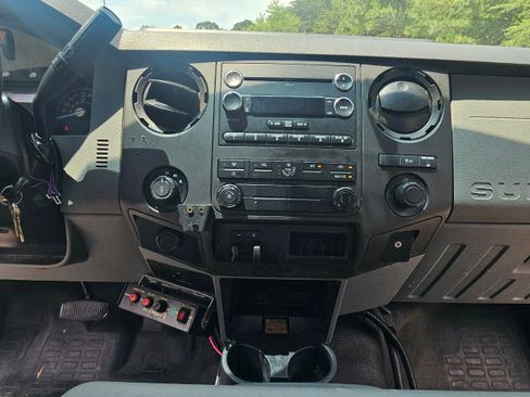 Used 2016 Ford F250 XL w/ Power Equipment Group AWD/4WD image 6