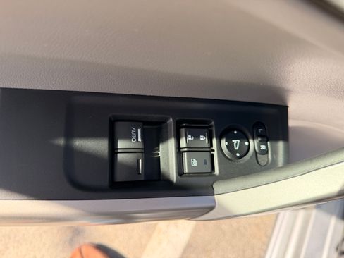 Used 2012 Honda Civic LX image 11