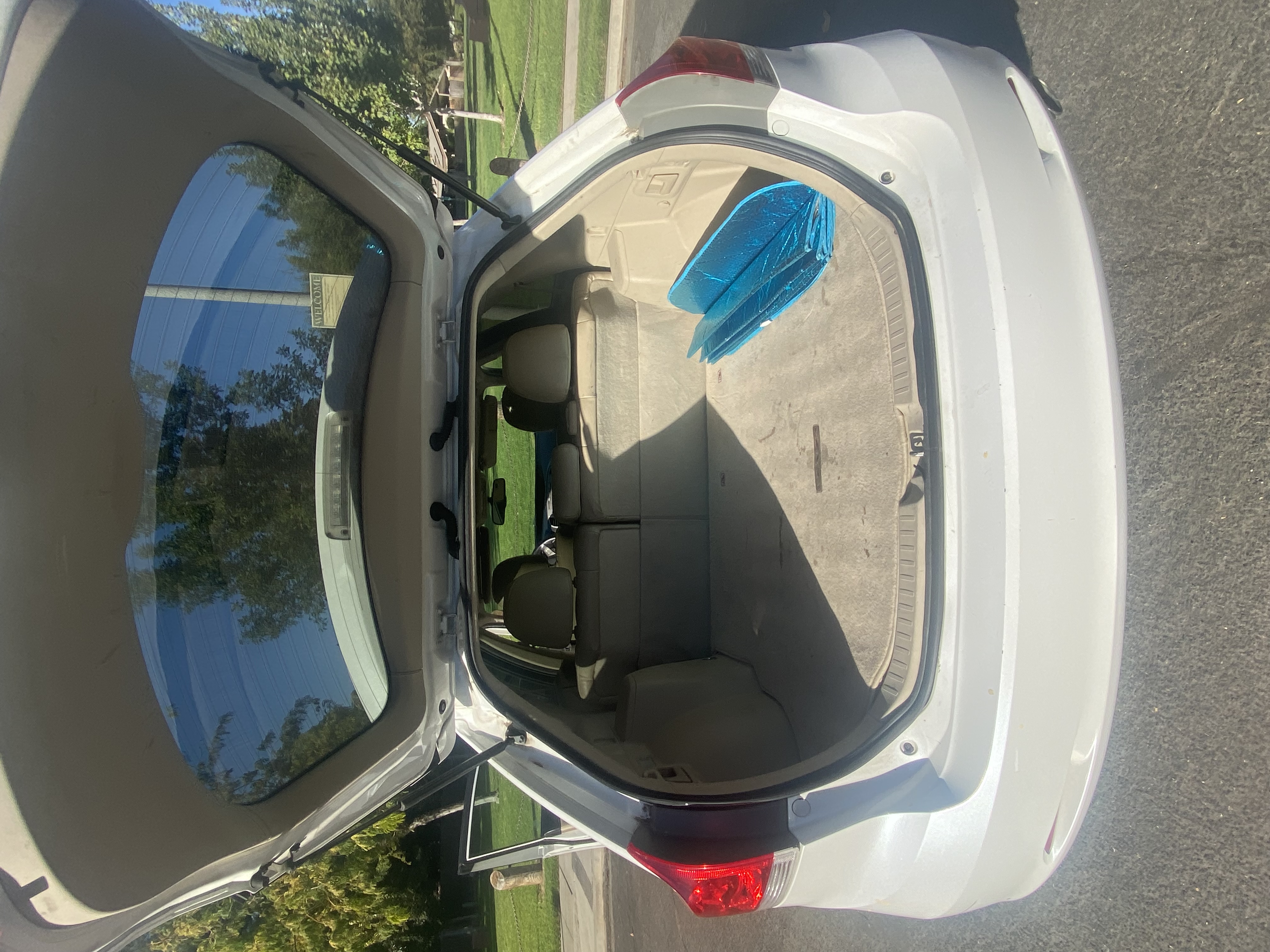 Used 2010 Toyota Venza FWD image 2