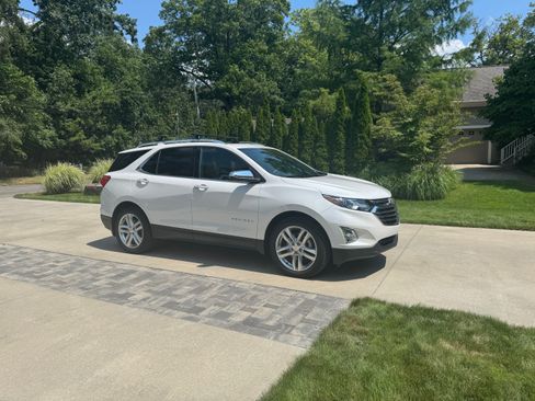 Used 2018 Chevrolet Equinox Premier AWD/4WD image 1