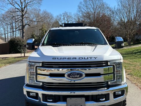 Used 2017 Ford F250 Lariat w/ Chrome Package image 2