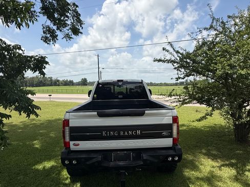 Used 2019 Ford F250 King Ranch w/ King Ranch Ultimate Package AWD/4WD image 2
