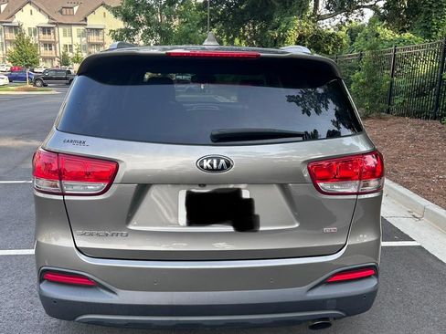 Used 2017 Kia Sorento FWD w/ LX Convenience Package image 6