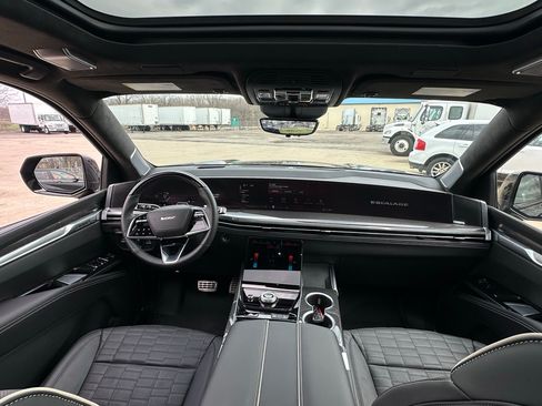 Used 2026 Cadillac Escalade V w/ LPO, ONYX Package image 6