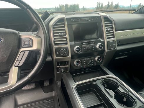 Used 2021 Ford F350 Platinum w/ FX4 Off-Road Package image 13