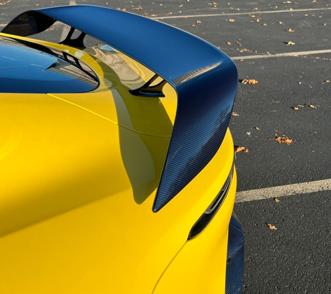 Used 2023 Aston Martin V12 Vantage RWD image 26